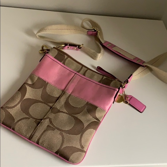Coach Handbags - Coach Crossbody Purse💕